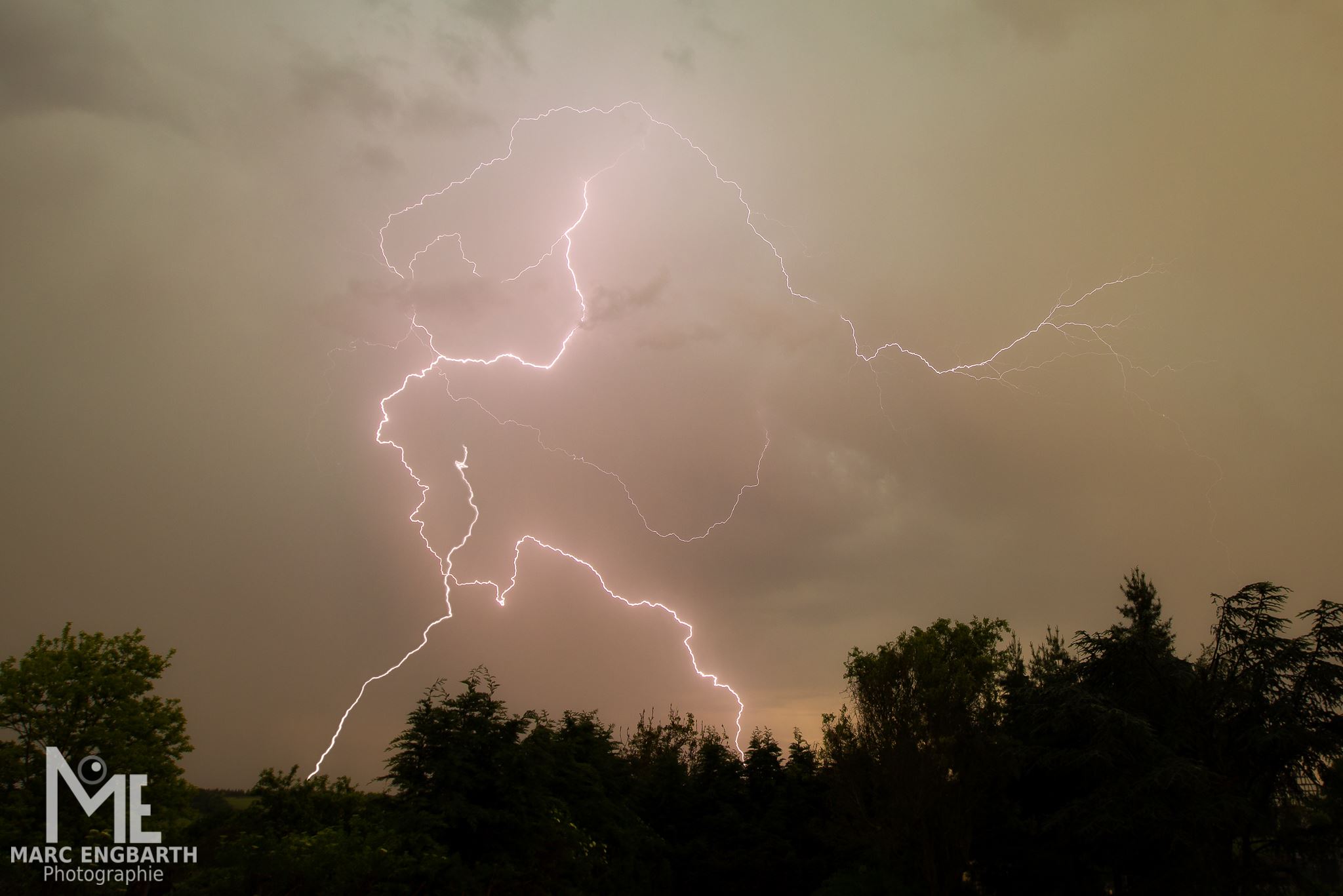 Ein erstes Ergebnis von dem Gewitter heute, Blick aus …