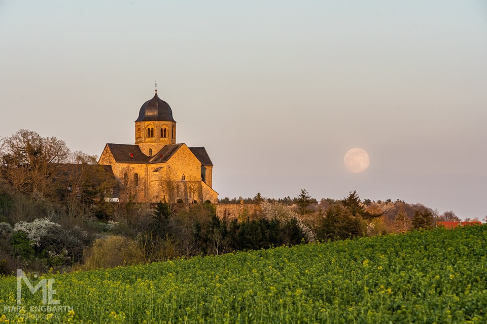 Supermond im April Der Mond ist wegen seiner Umlaufbahn …