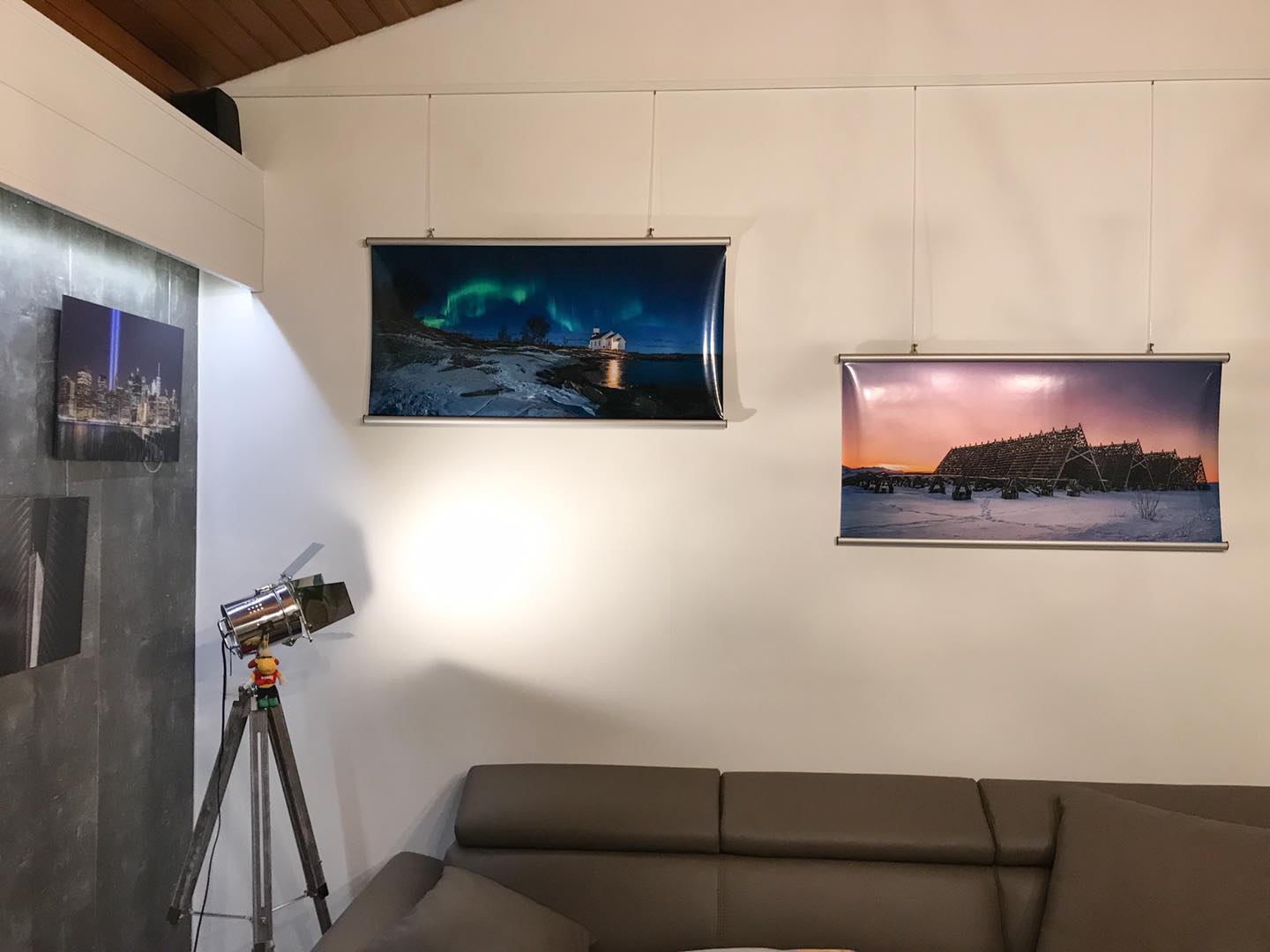 Neue Bilder an der Wand, links aus meiner ersten …