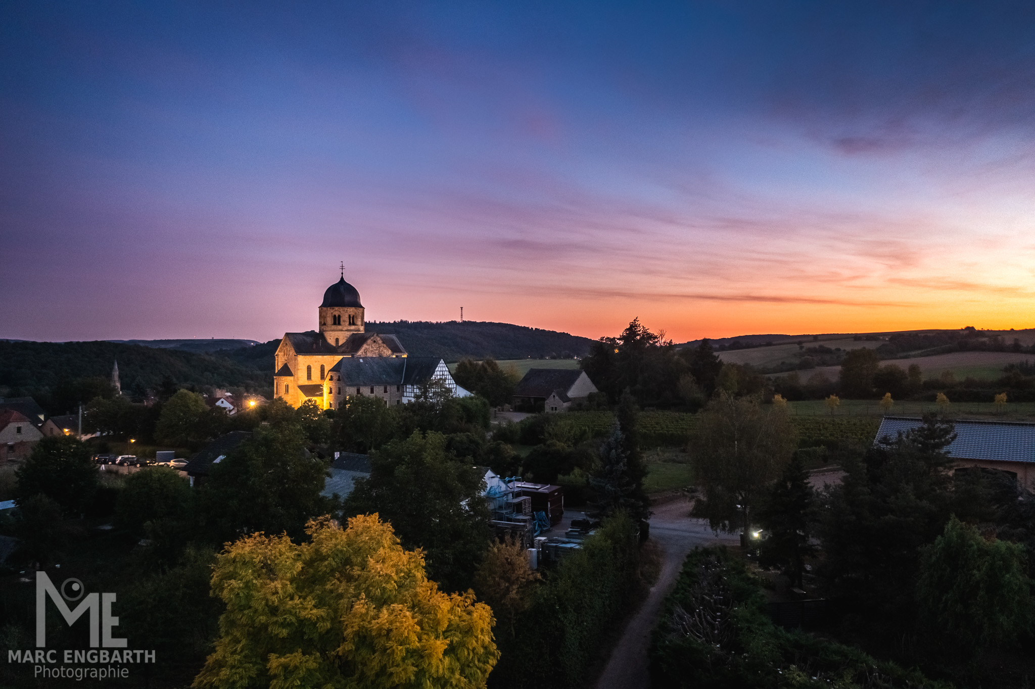 Zwischen Sonnenuntergang und blauer Stunde